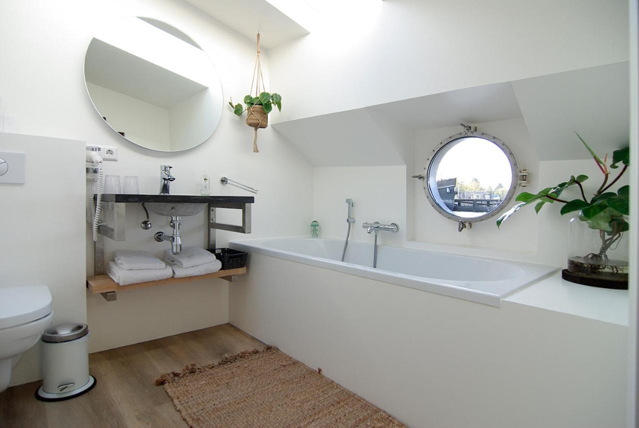 Eco Houseboat Hotel Amsterdam Eksteriør billede